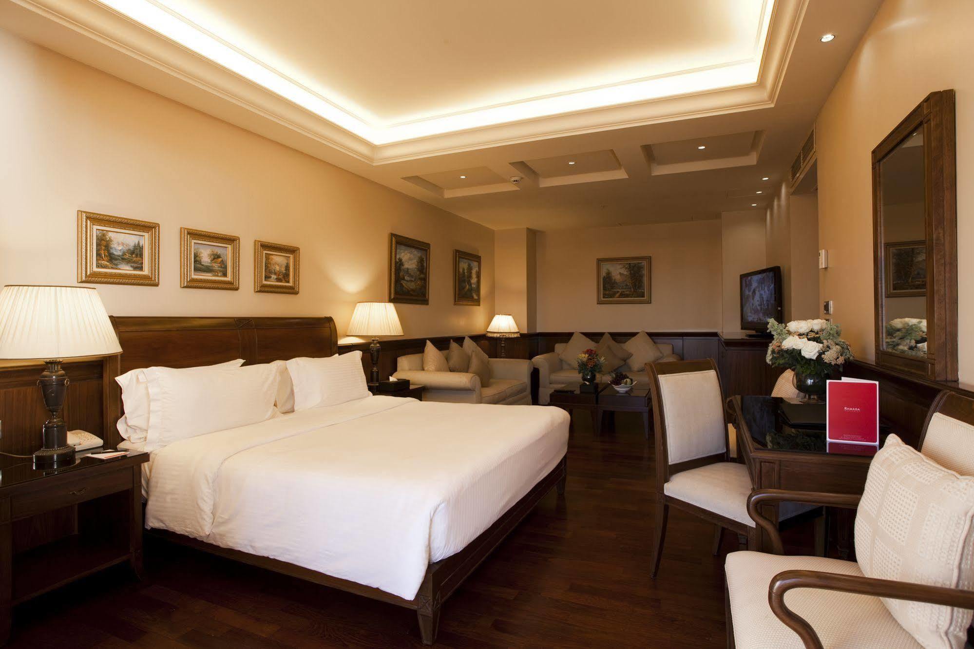 Hotel Ramada Plaza by Wyndham Beirut Raouche Zewnętrze zdjęcie