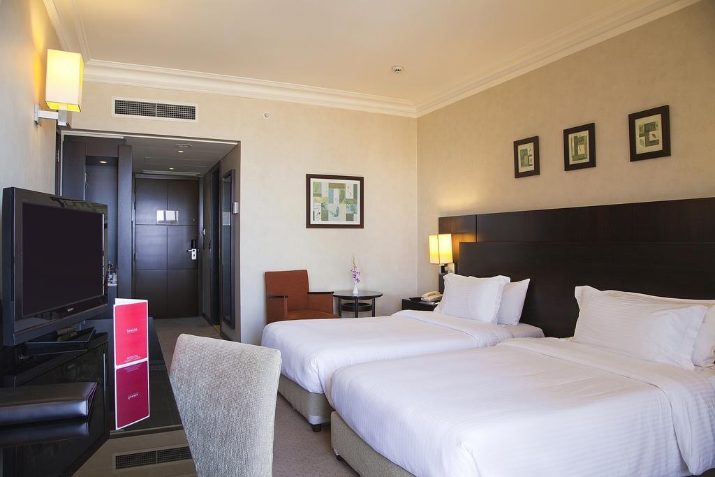 Hotel Ramada Plaza by Wyndham Beirut Raouche Zewnętrze zdjęcie